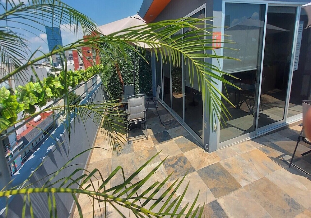 Suites Boutique Dawat 48/50