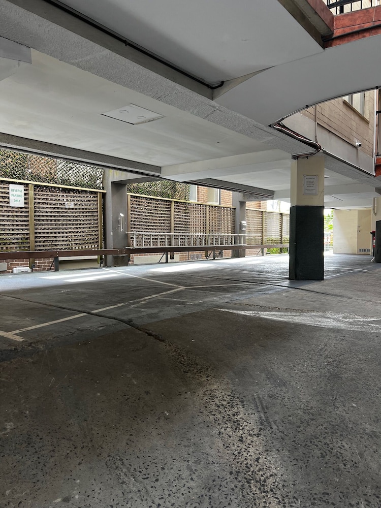 Edgecliff Lodge Motel 57/67