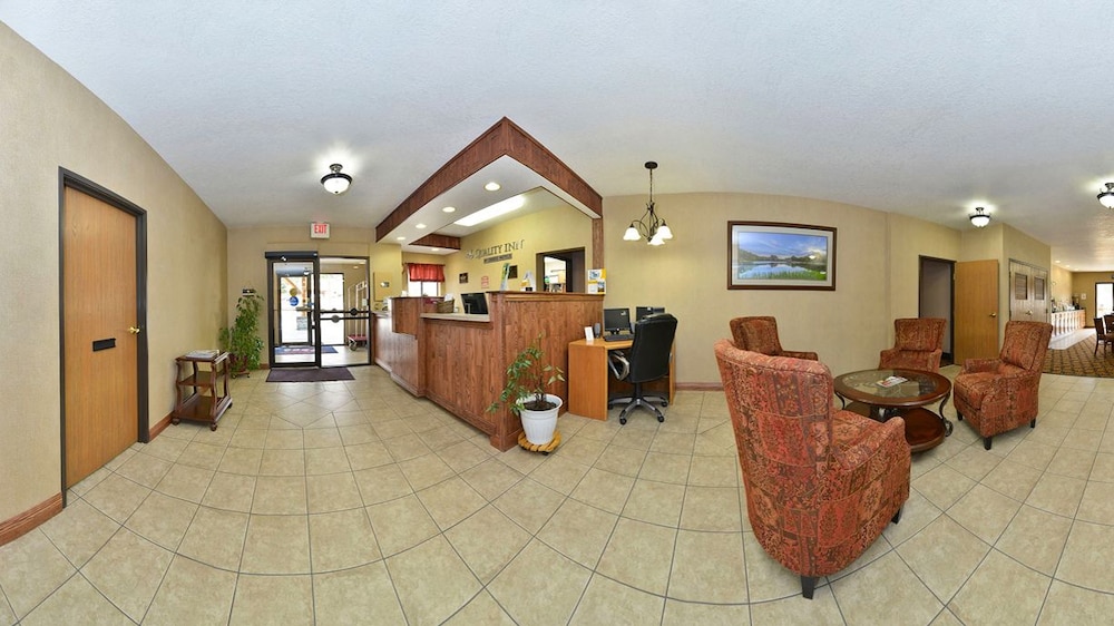 Everspring Inn Suites Hill City 38/61
