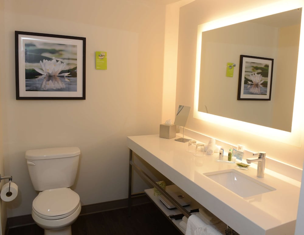 Radisson Kingswood Hotel Fredericton, NB 48/49