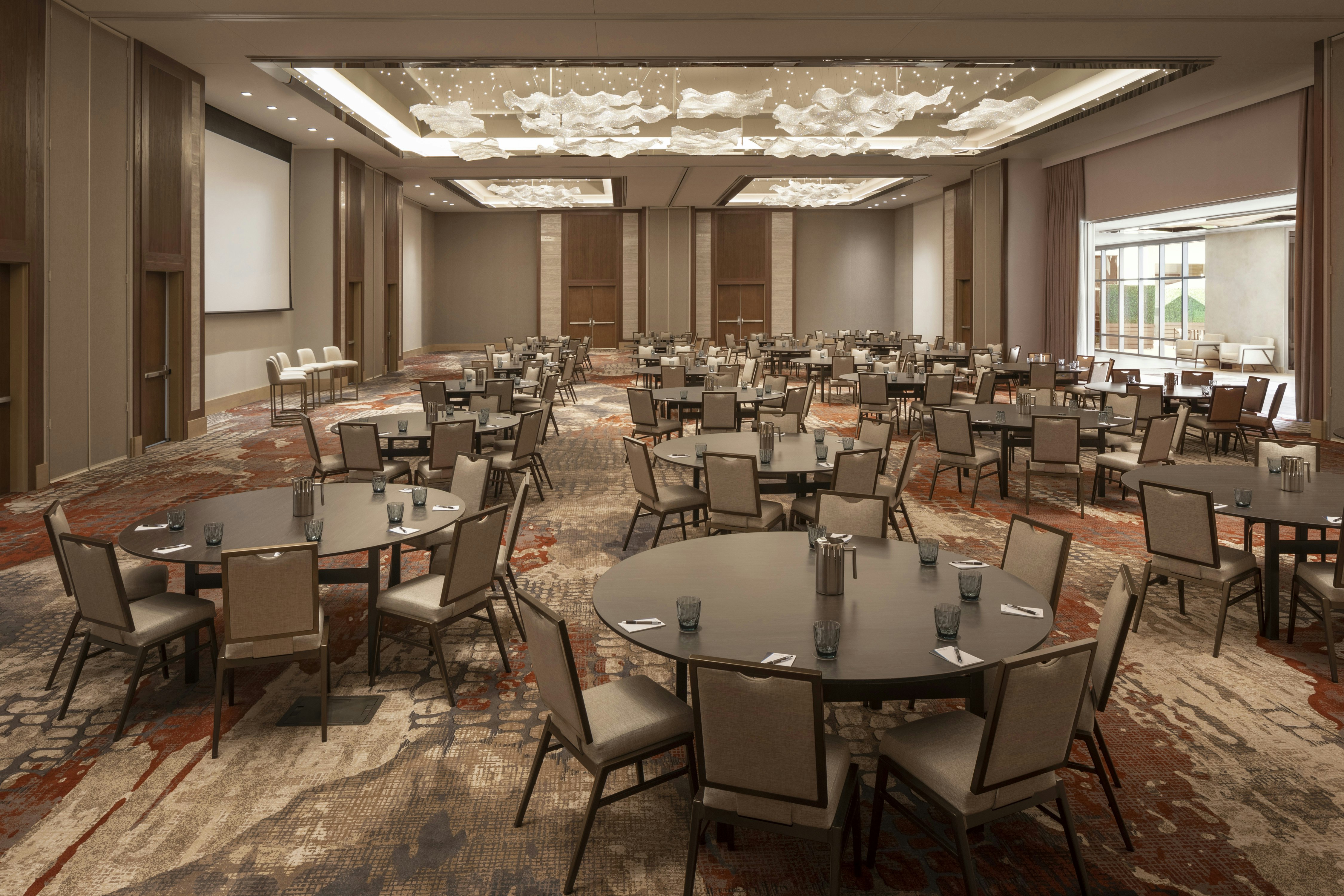 Caesars Republic Scottsdale, a Hilton Hotel 28/29