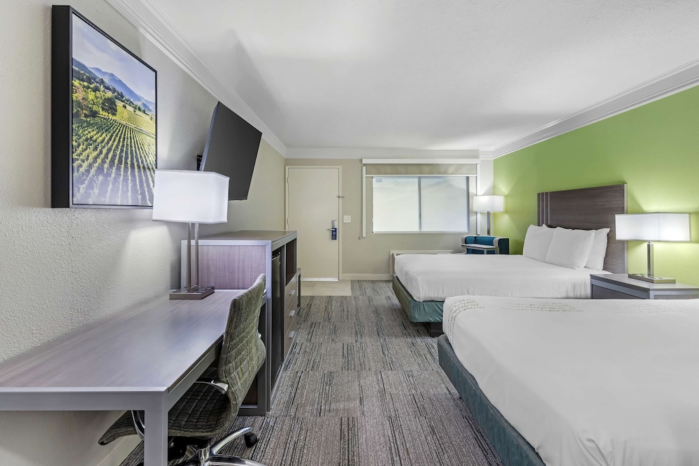 Standard, 2 Queen Beds, Accessible