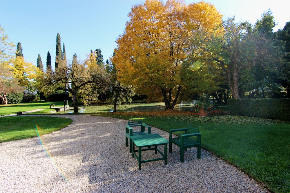 HOTEL VILLA GIONA 66/77