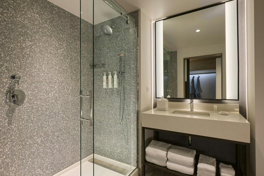 Guest Room, 2 Queen Beds, Water View, Club Lounge Access, Club Floor، Palmetto Marriott Resort & Spa 2/2