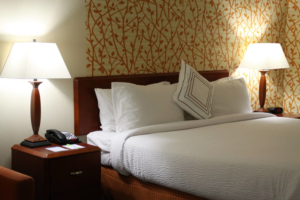 Fairfield Inn Suites Denton 9/21