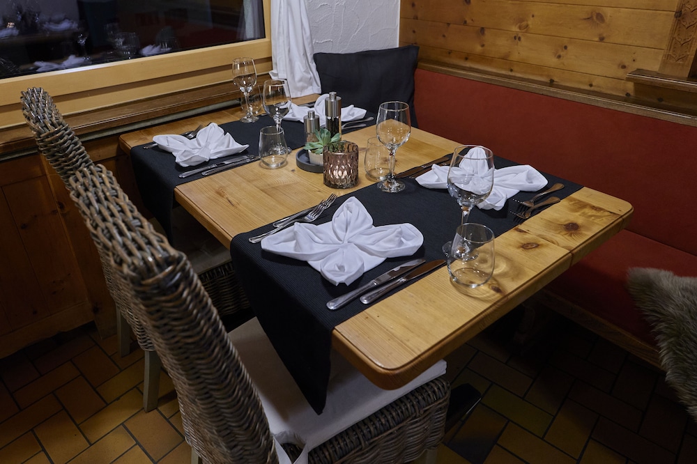 Madrisa Lodge 44/62