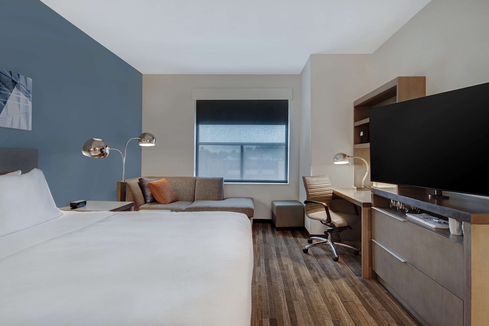 Room, King Bed, Den