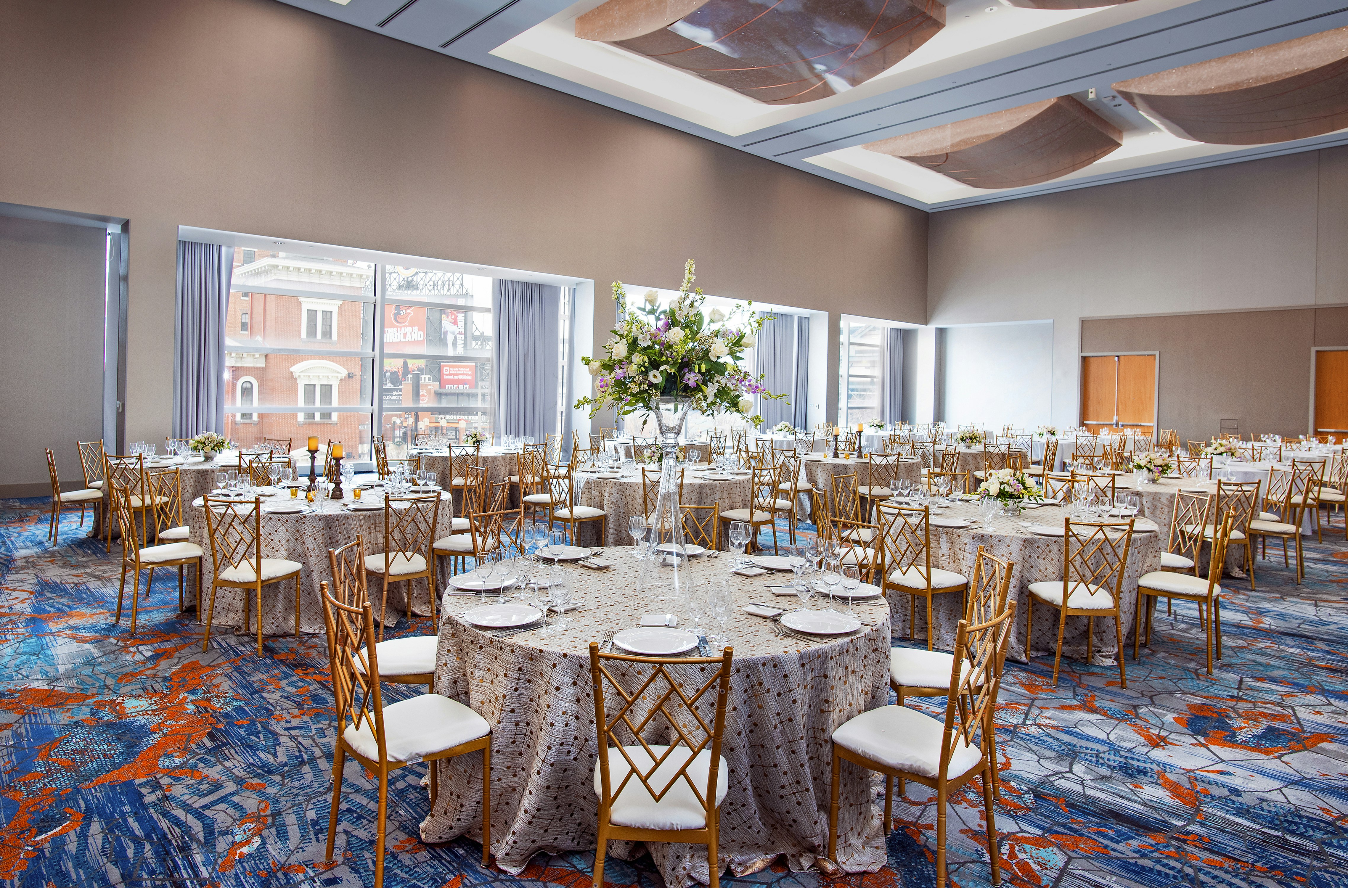 Hilton Baltimore Inner Harbor 77/84