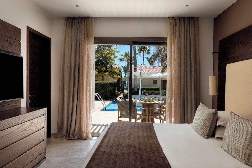 Swim Up, Suite, Double Bed, Pool View, Sofa, Bungalow Area