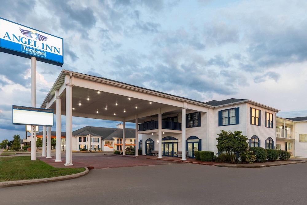 Angel Inn Near IMAX, a Travelodge by Wyndham photo5