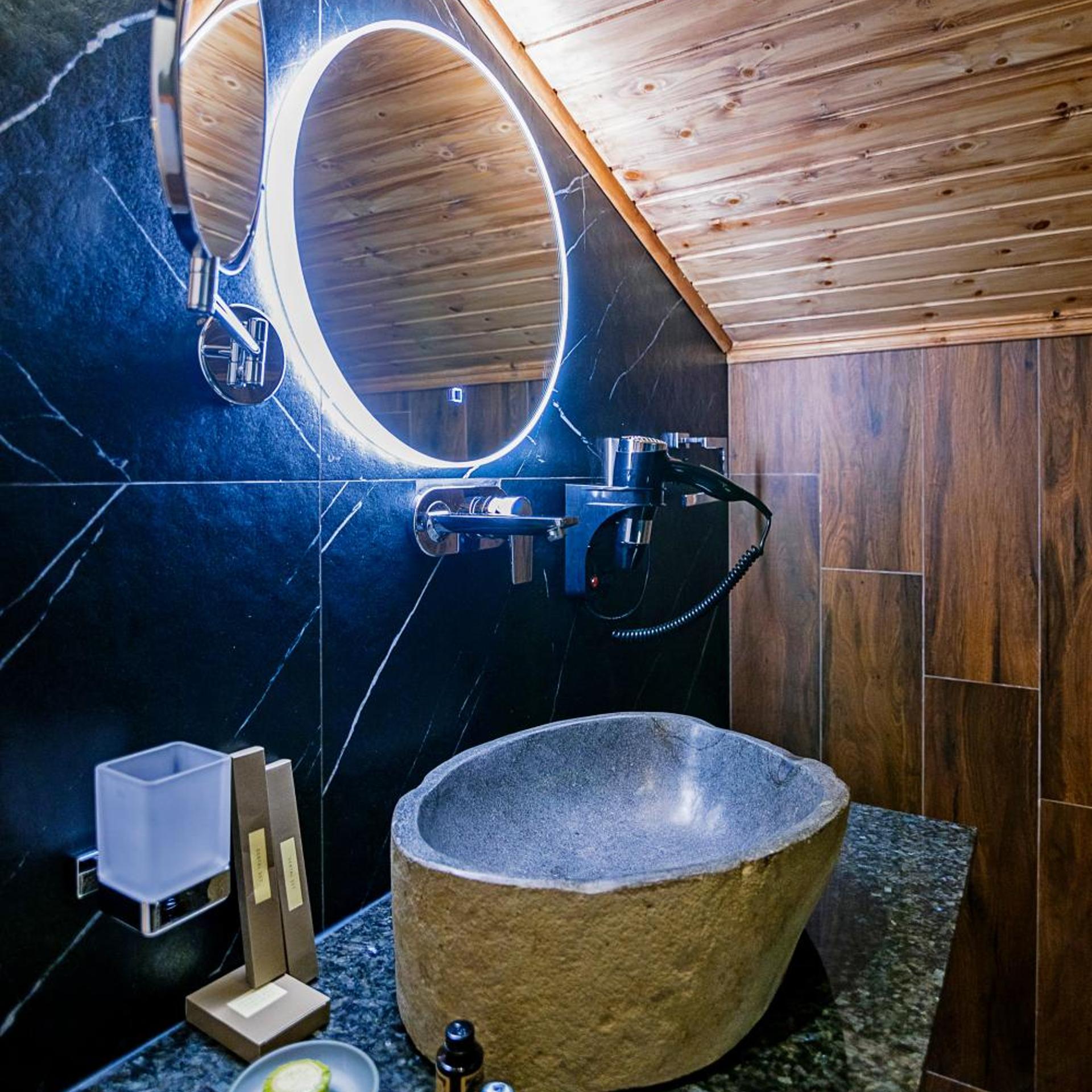 Vecchia Boutique Hotel 44/69