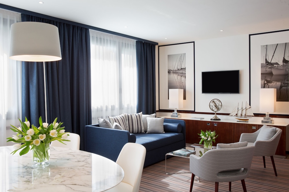 Starhotels President 49/63