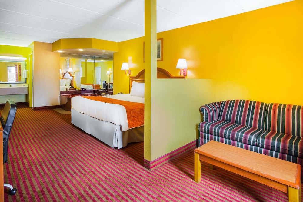 Howard Johnson by Wyndham Panama City 9/15