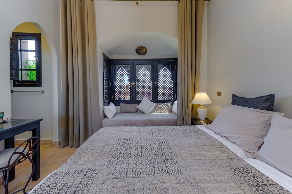 3 BEDROOMS, VILLA, PRIVATE POOL