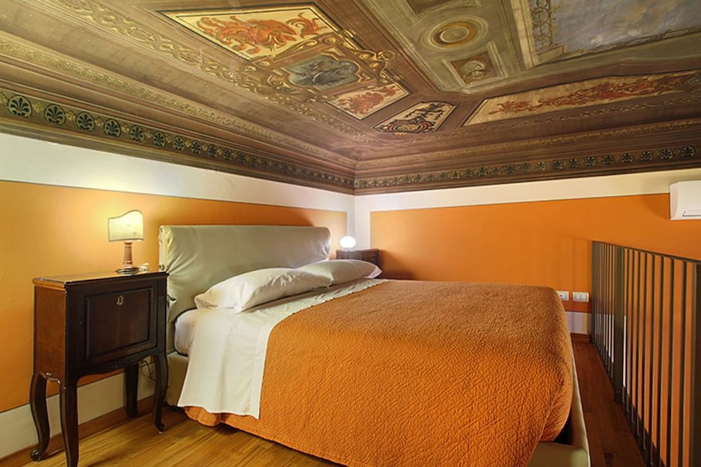 Puccini Apartments 3/50