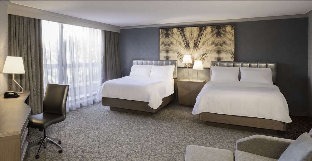 Crowne Plaza Toronto – North York 16/70