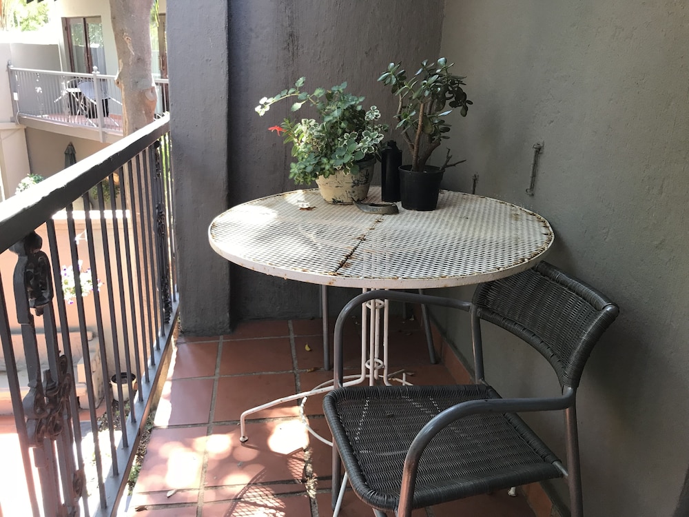 Waterhouse Guest Lodges 295 Indus Street 40/50