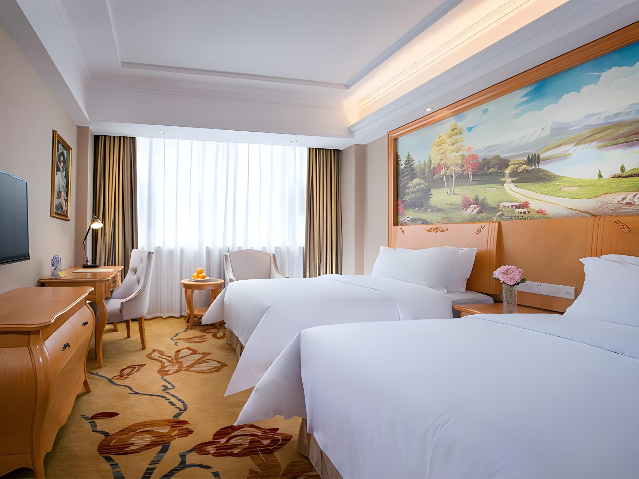 BUSINESS, TWIN BEDS