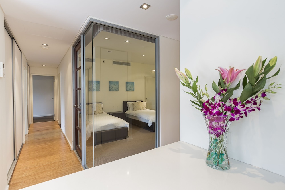 Gallery Suites 28/48