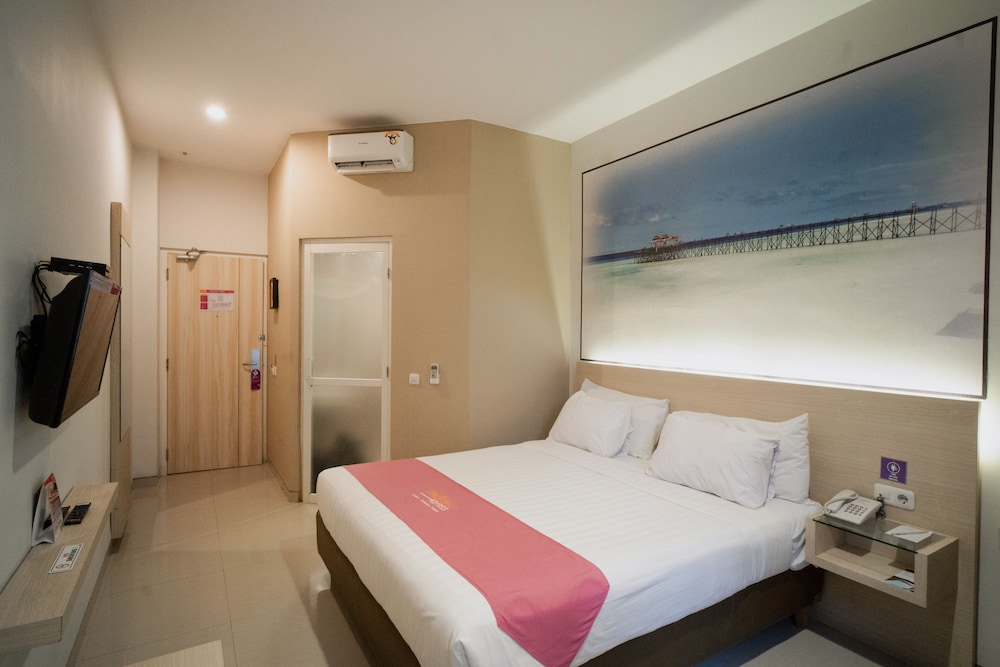 Groovy, King Bed