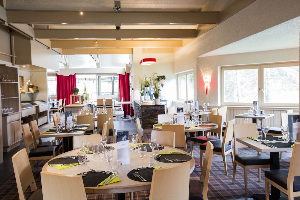 Lake Hotel Courchevel 1850 36/50