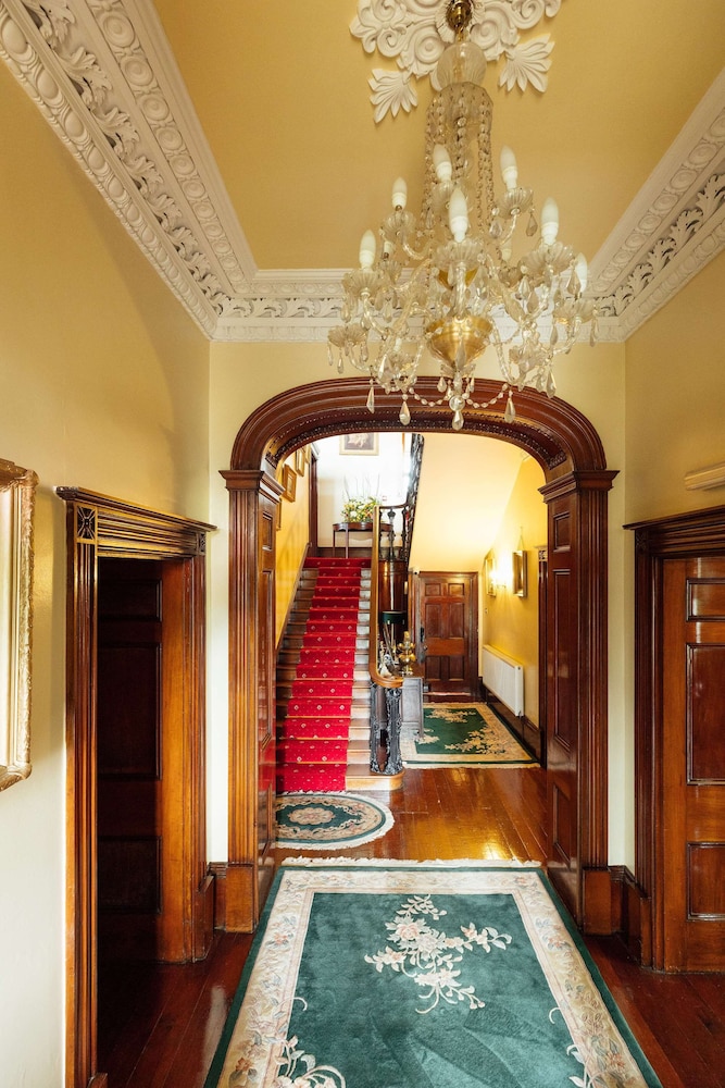 Elm Grove Country House 26/50