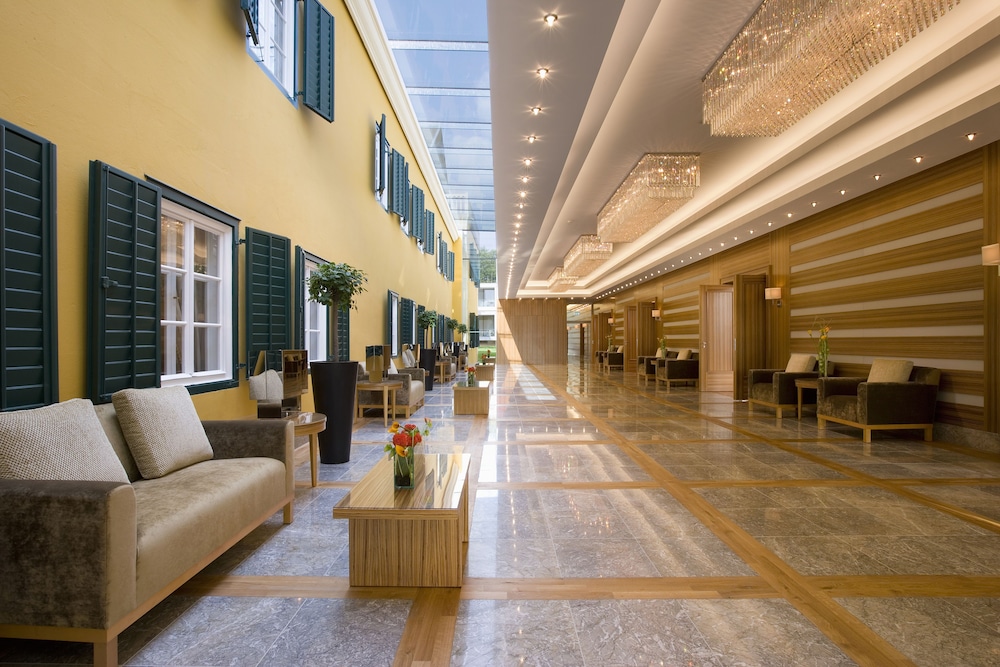 FALKENSTEINER SCHLOSSHOTEL VELDEN 8/83