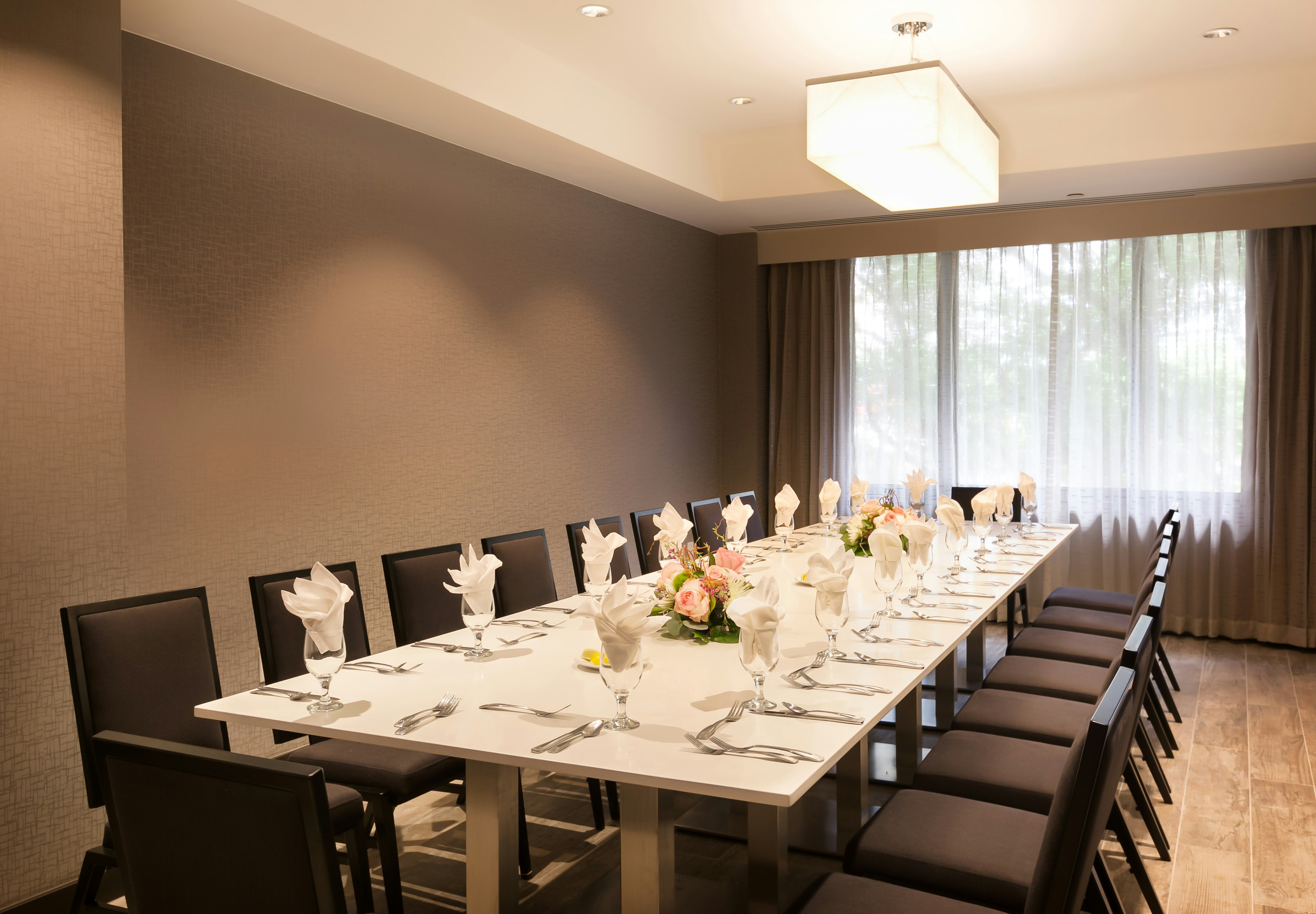 DoubleTree by Hilton Hotel & Suites Houston by the Galleria 20/26