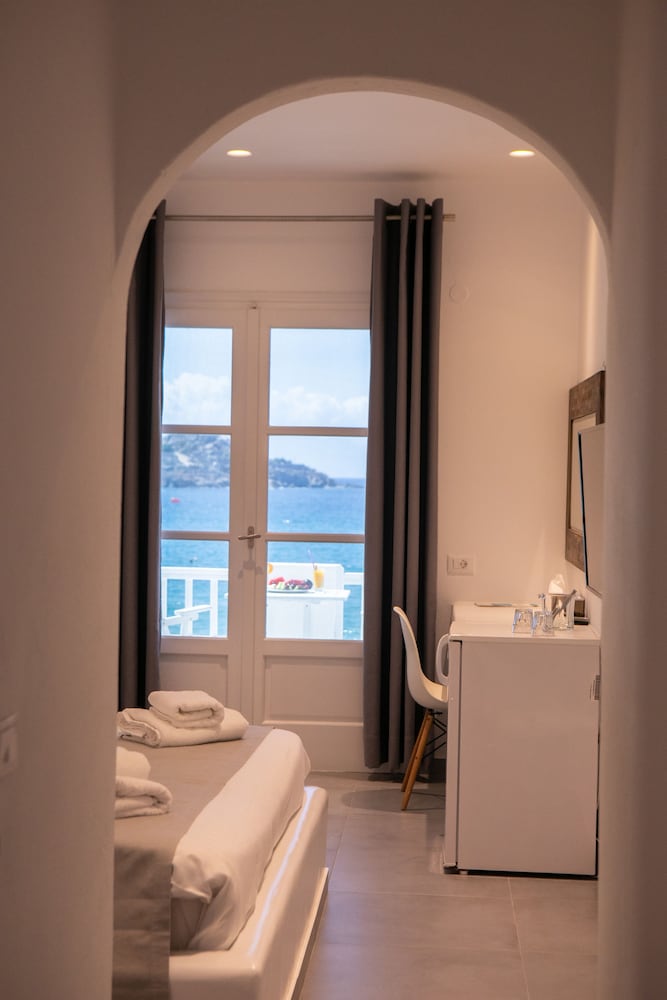 Acrogiali Beach Hotel 44/70