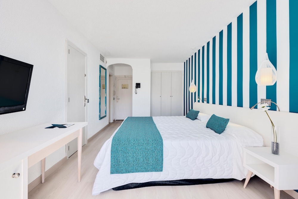 ROOM, SINGLE, DOUBLE BED