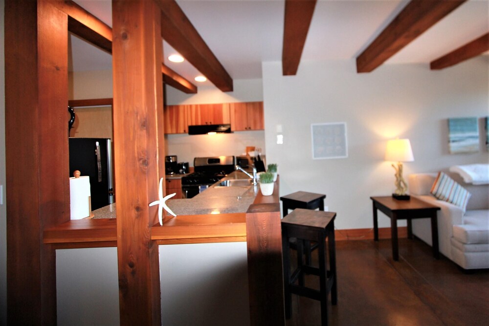 Seaside Ucluelet Hotel 11/34