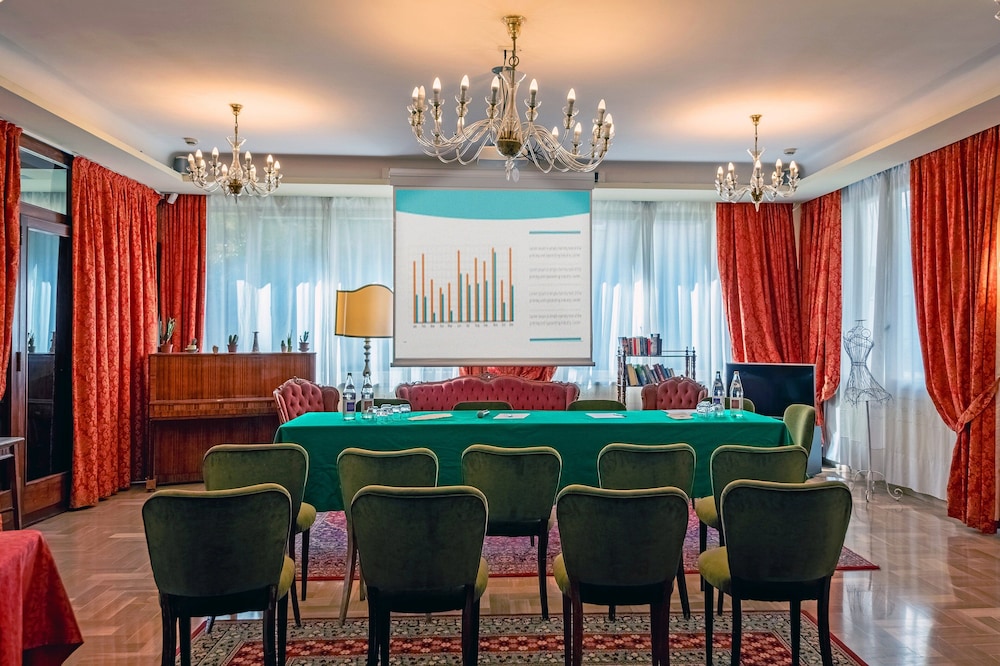 Rigel Hotel 66/73