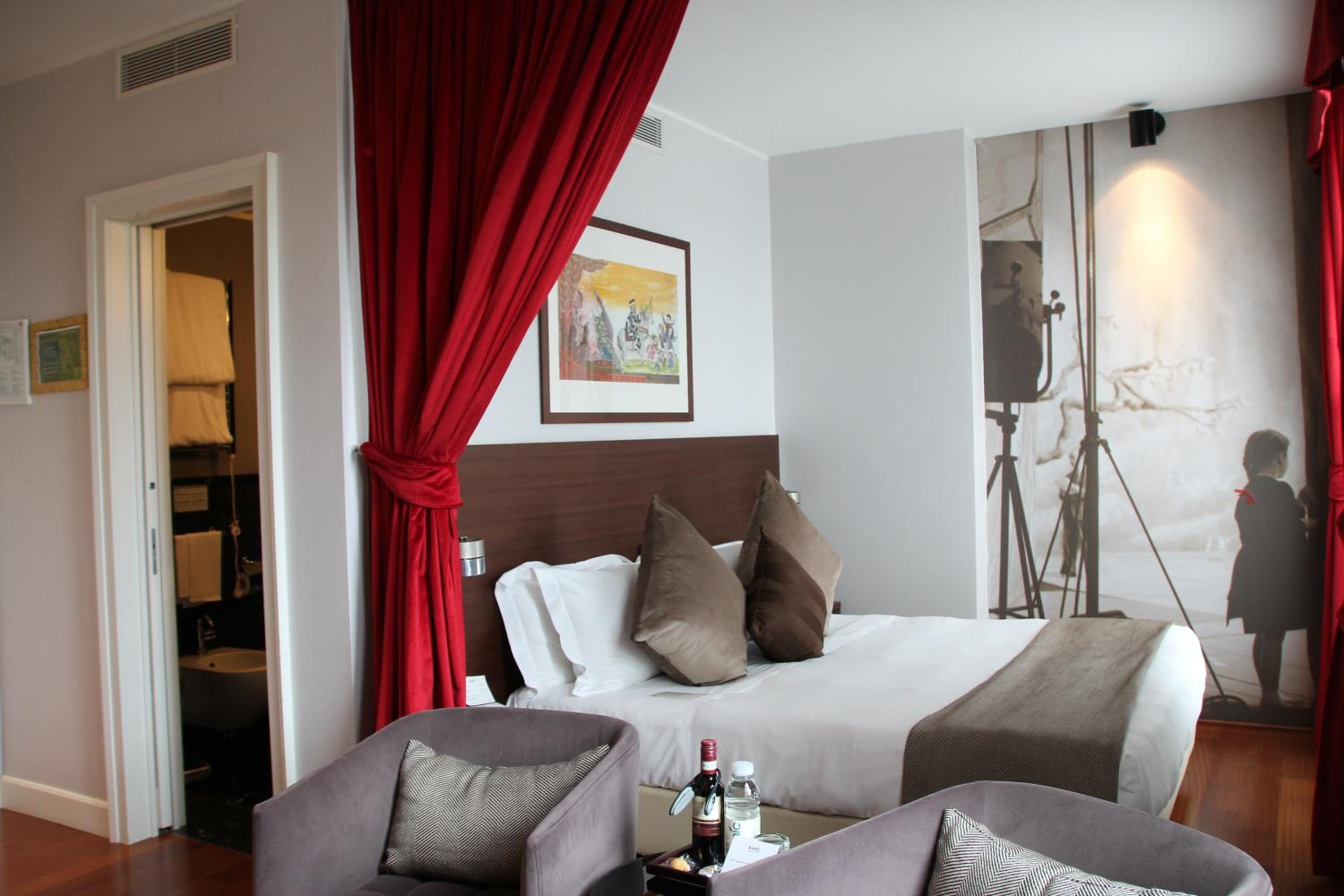 Room at Milano Scala, MILAN