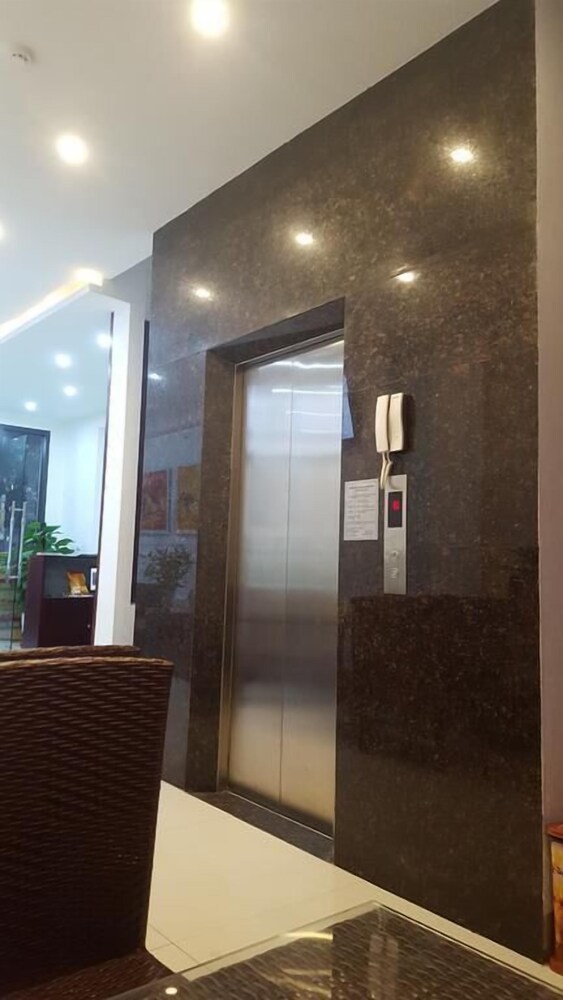 Camellia Hotel 4/35