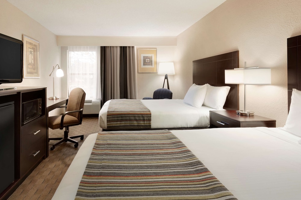 Spark by Hilton Spring Lake Fayetteville 9/30