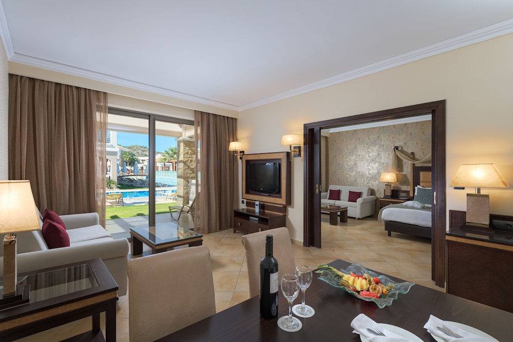 La Marquise Luxury Resort Complex 45/71