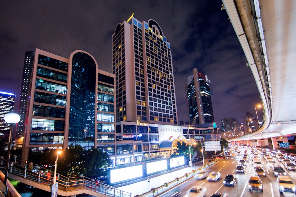 Hotel Equatorial Shanghai 1/34