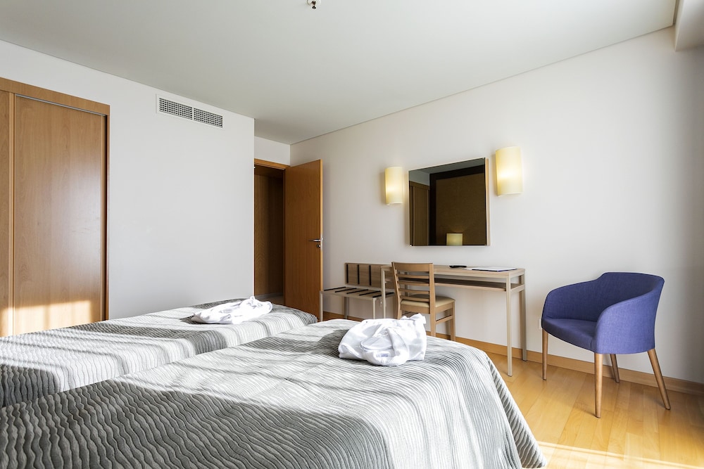 Antillia Hotel 64/127