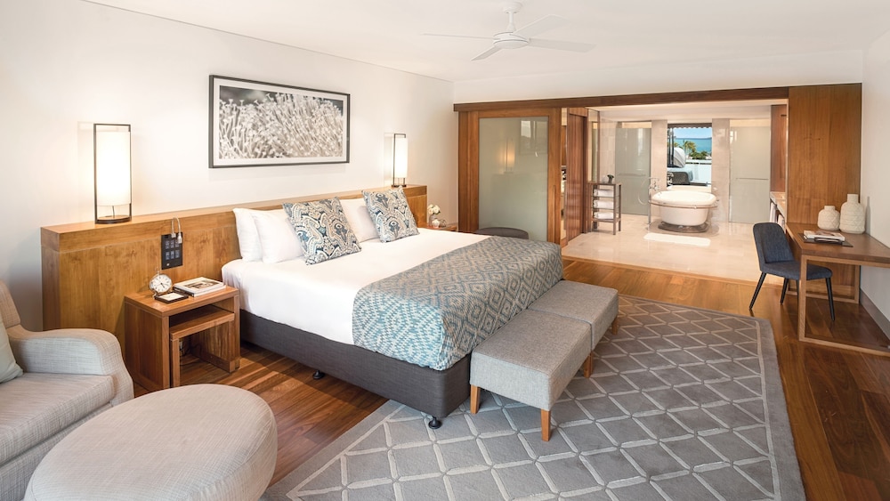 1 Bedroom, Suite, King Bed, Lagoon View