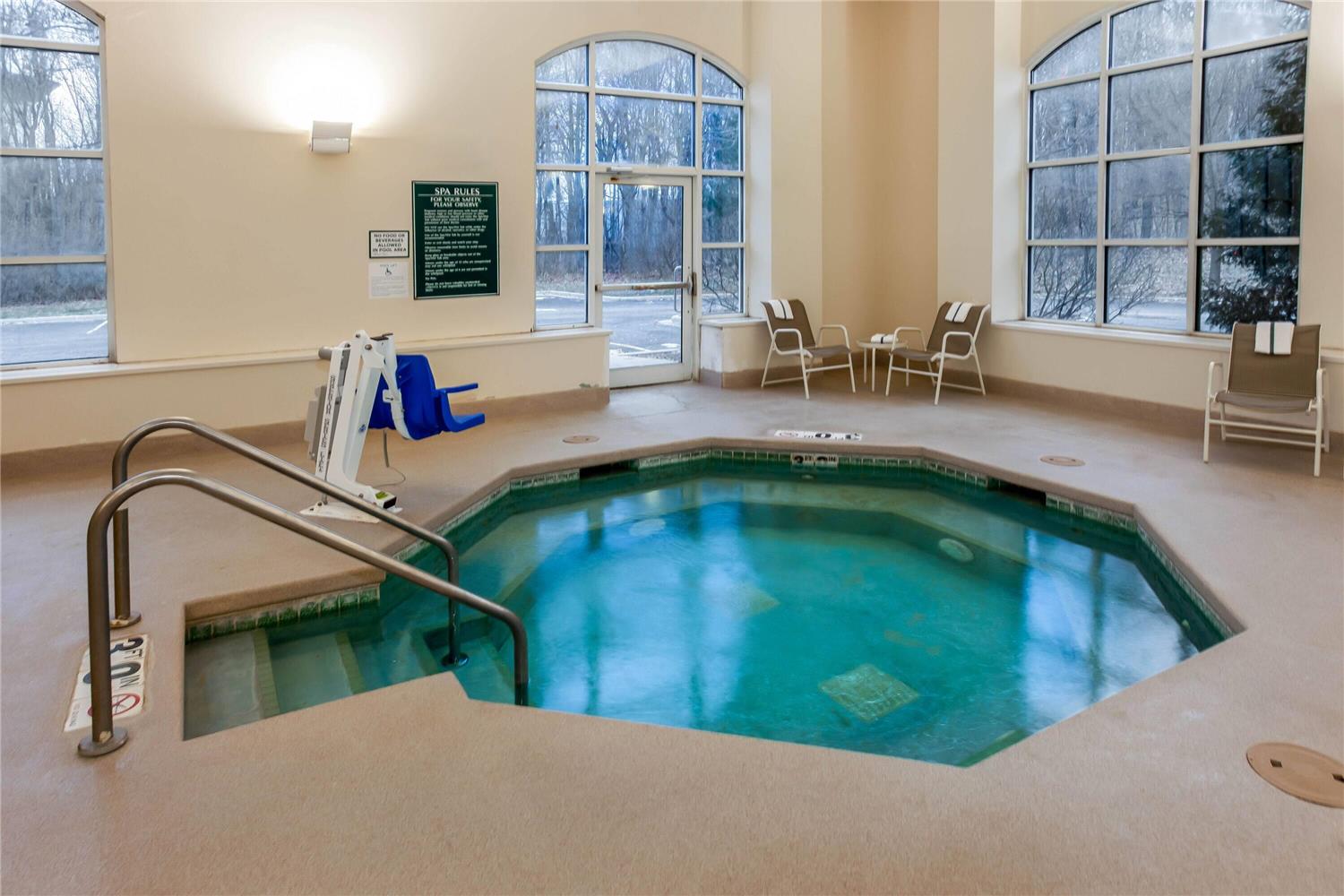 La Quinta Inn & Suites by Wyndham Milwaukee SW New Berlin 18/38