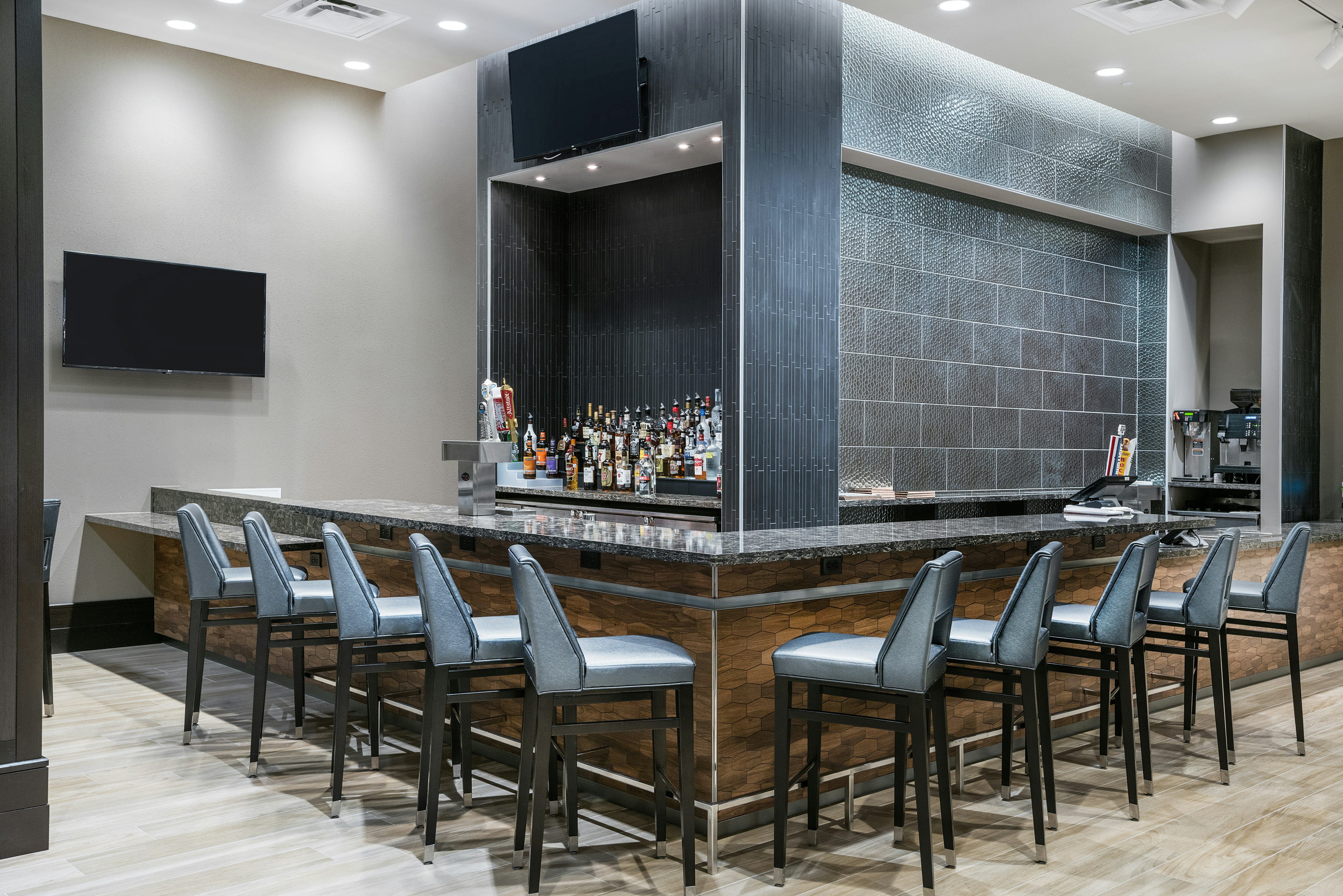 Embassy Suites By Hilton College Station 51/57