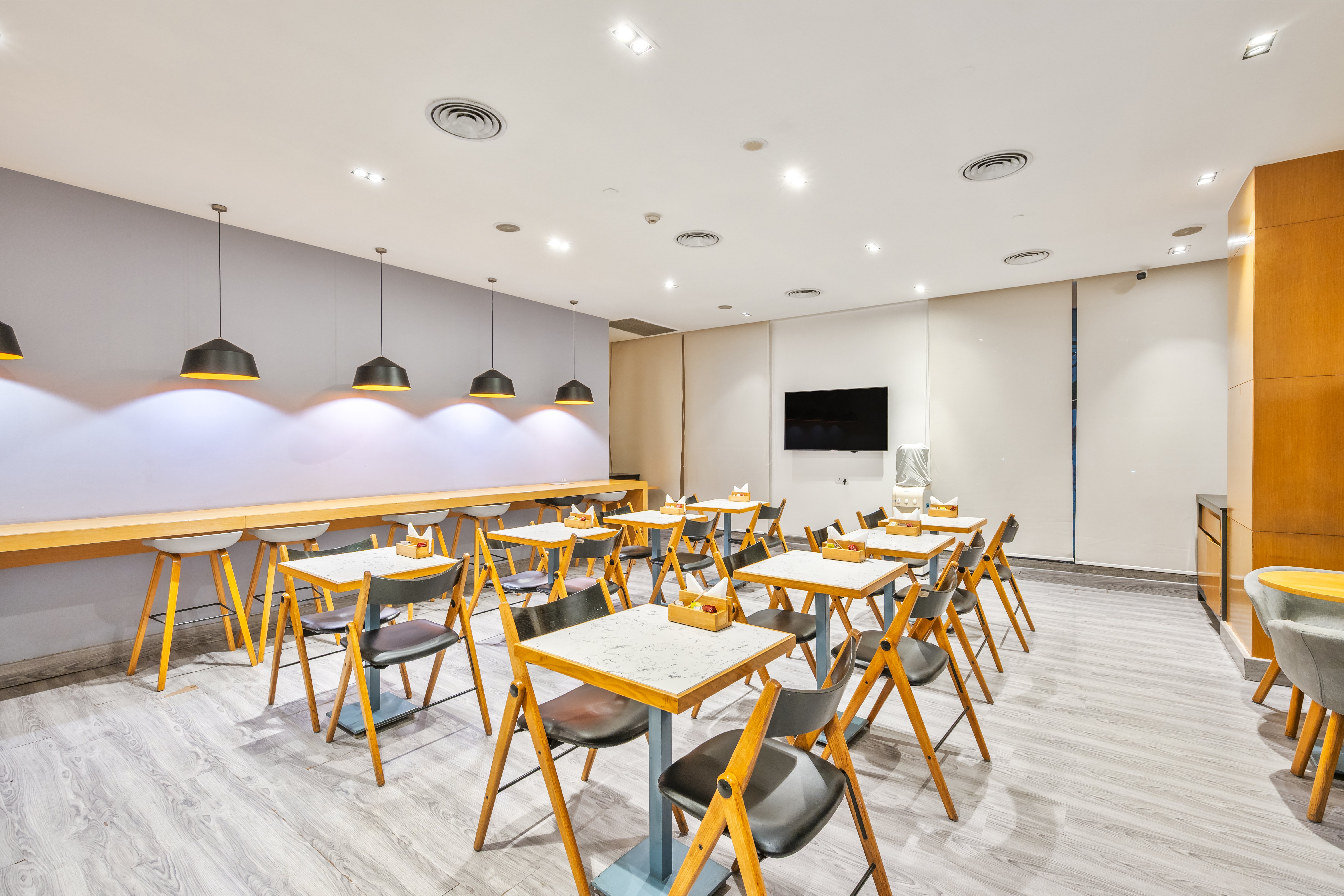 Holiday Inn Express Hyderabad Banjara Hills 43/50