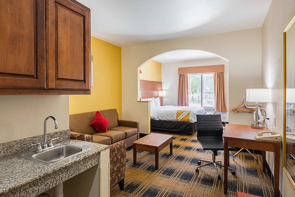 Quality Inn & Suites Lampasas 38/51