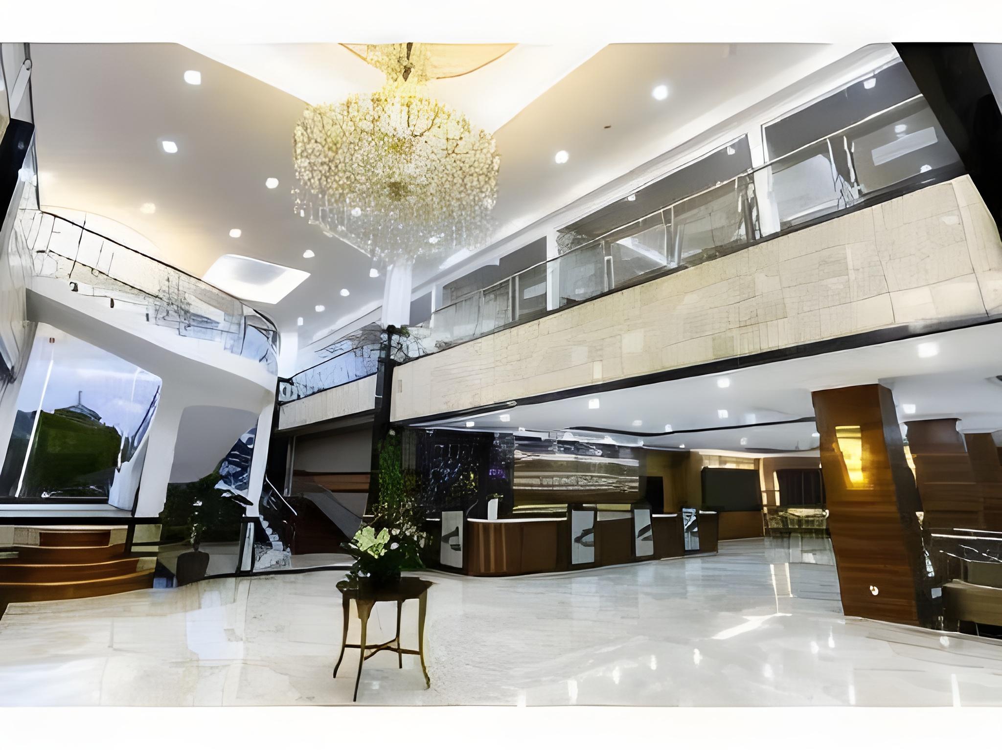 Grand Asrilia Hotel 12/50