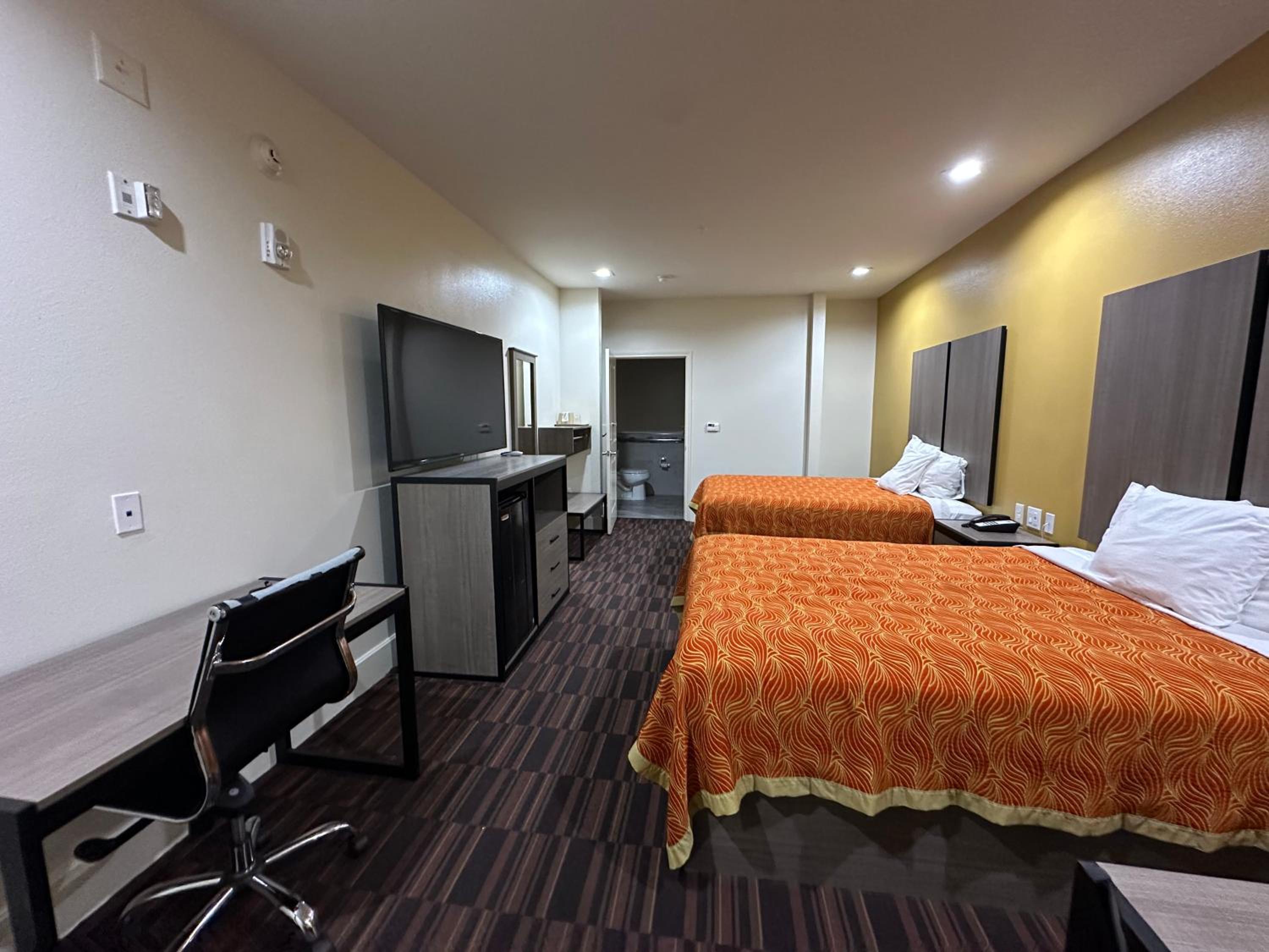 Scottish Inn And Suites 28/53