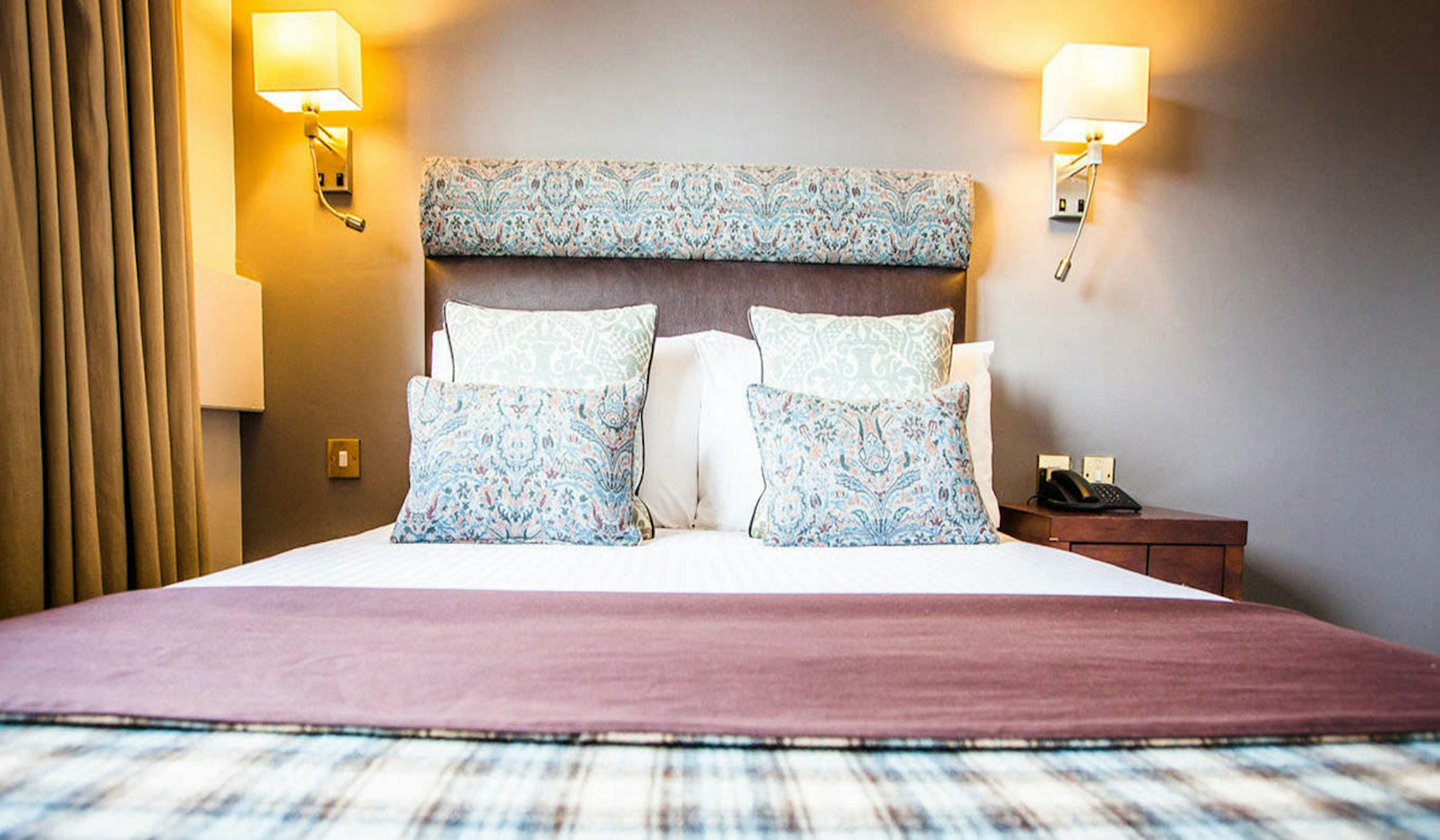 Stirling Court Hotel 26/63