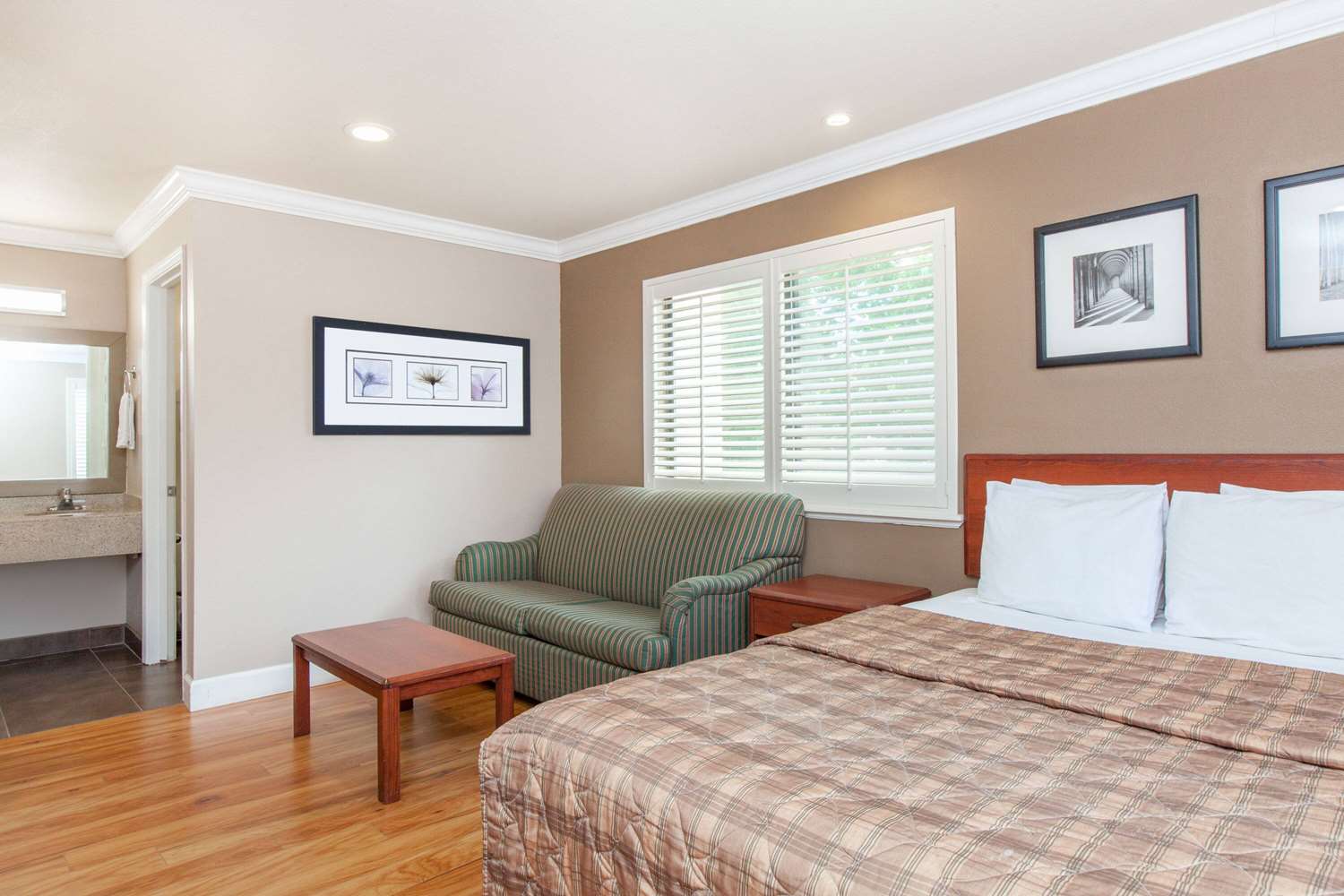 Days Inn By Wyndham San Francisco S/Oyster Point Airport 1/9