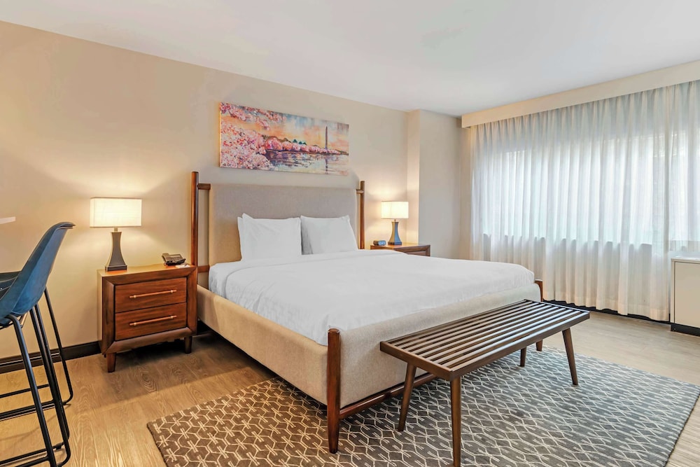 STANDARD, KING BED