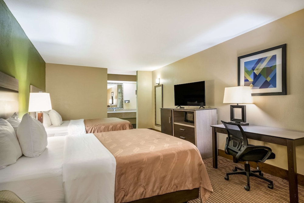 Quality Inn Suites Garland East Dallas 37/56