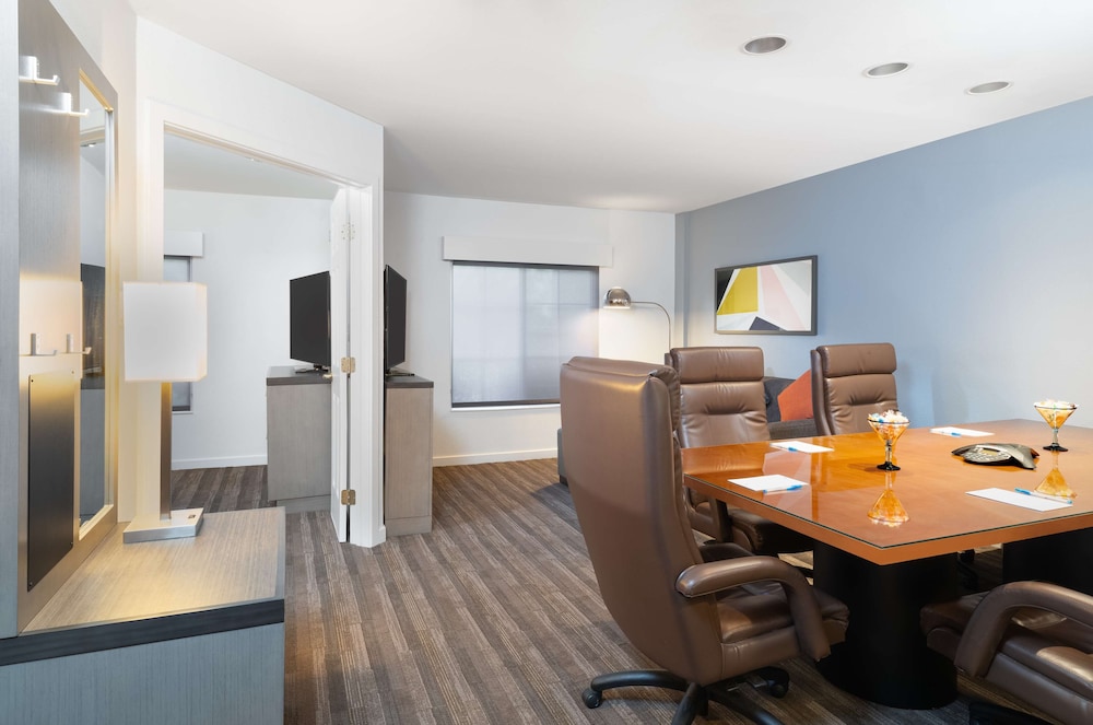 HYATT house White Plains 60/74